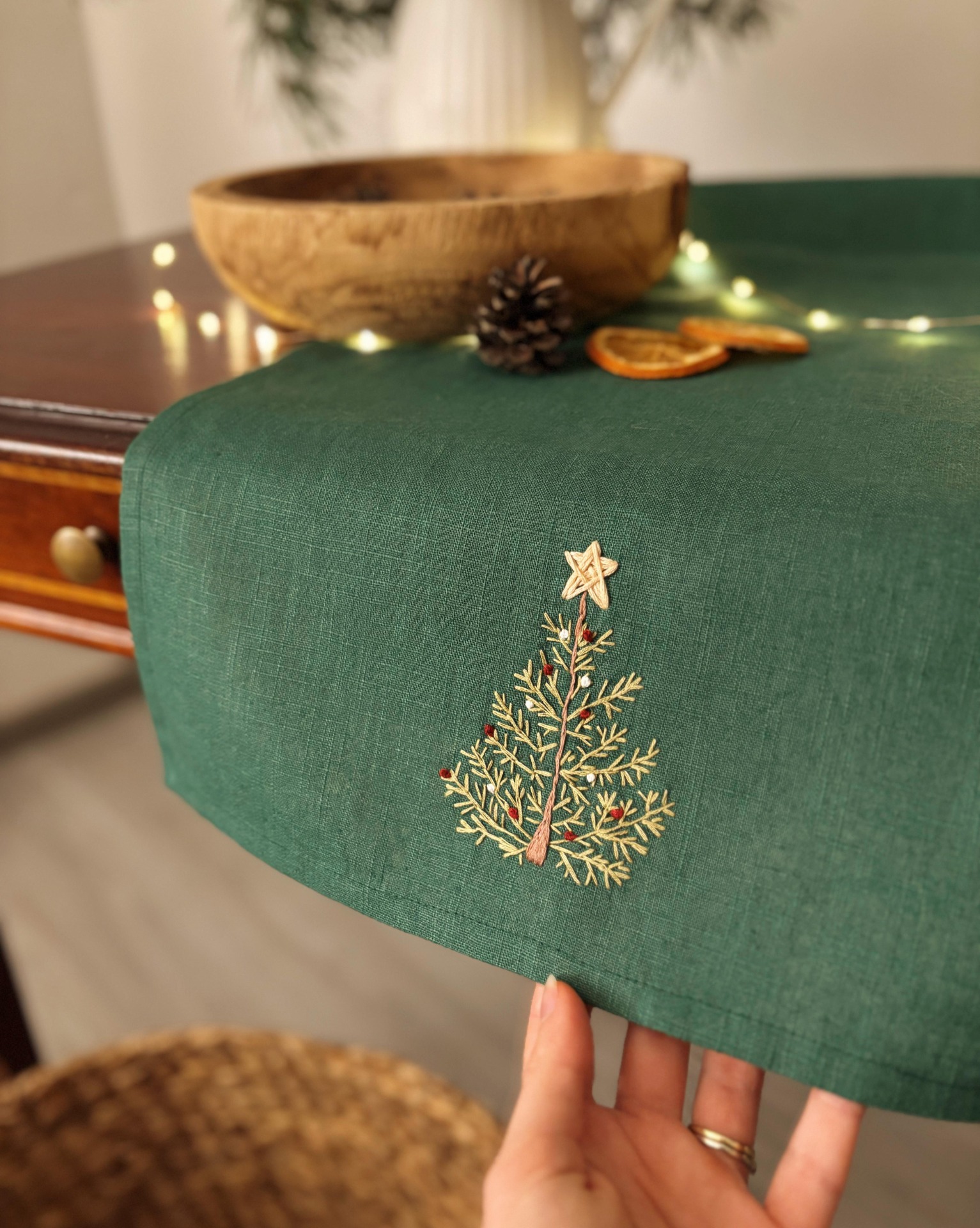 Zelený vánoční běhoun se stromečkem