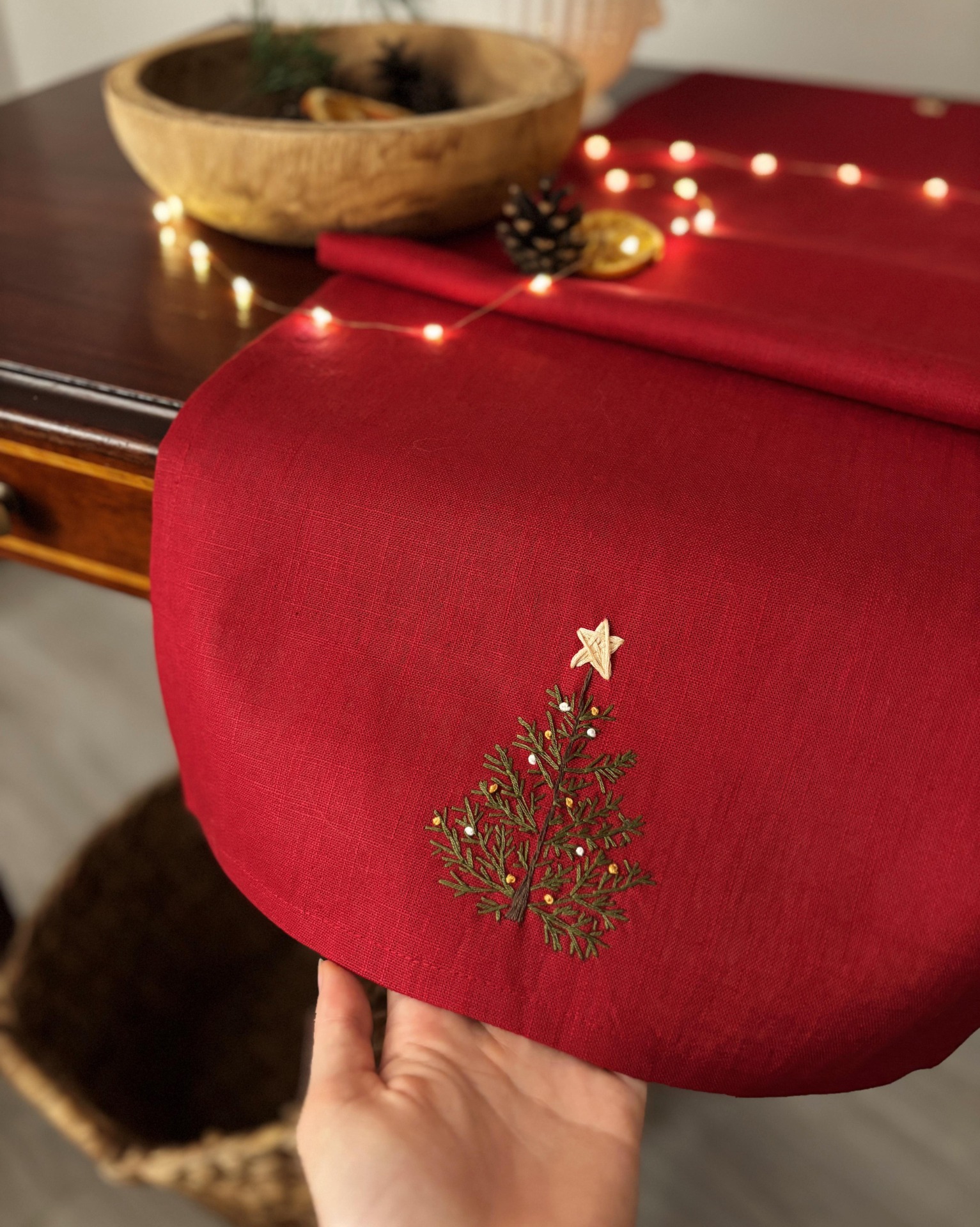 Lněný červený vánoční běhoun